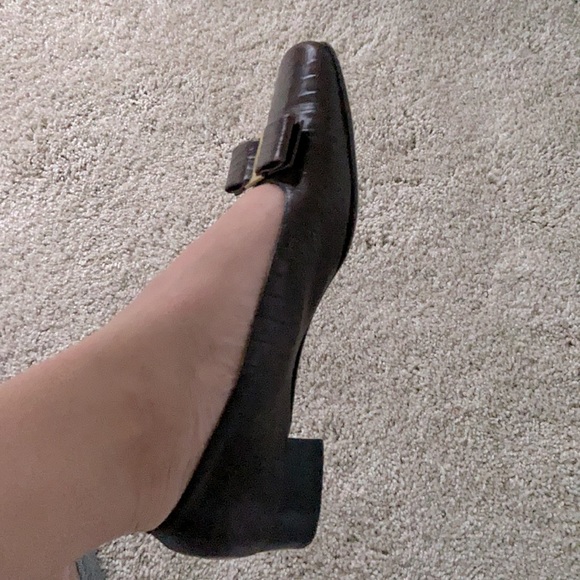 Salvatore Ferragamo Bow square toe pump - Picture 6 of 8